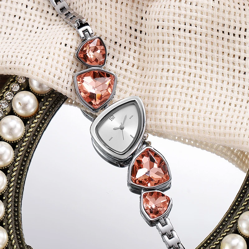 

luxury fashion alloy women casual temperament quartz watches