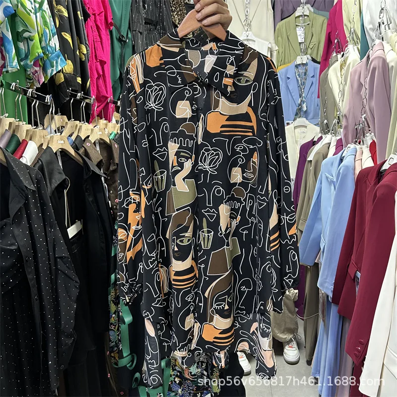 قمصان نسائية مُزينة بالزهور من Streetwear 2025 بلوزات نسائية جديدة لربيع وصيف فضفاضة بأكمام طويلة للحماية من الشمس مطبوعة بلوزات نسائية متوسطة الطول #4