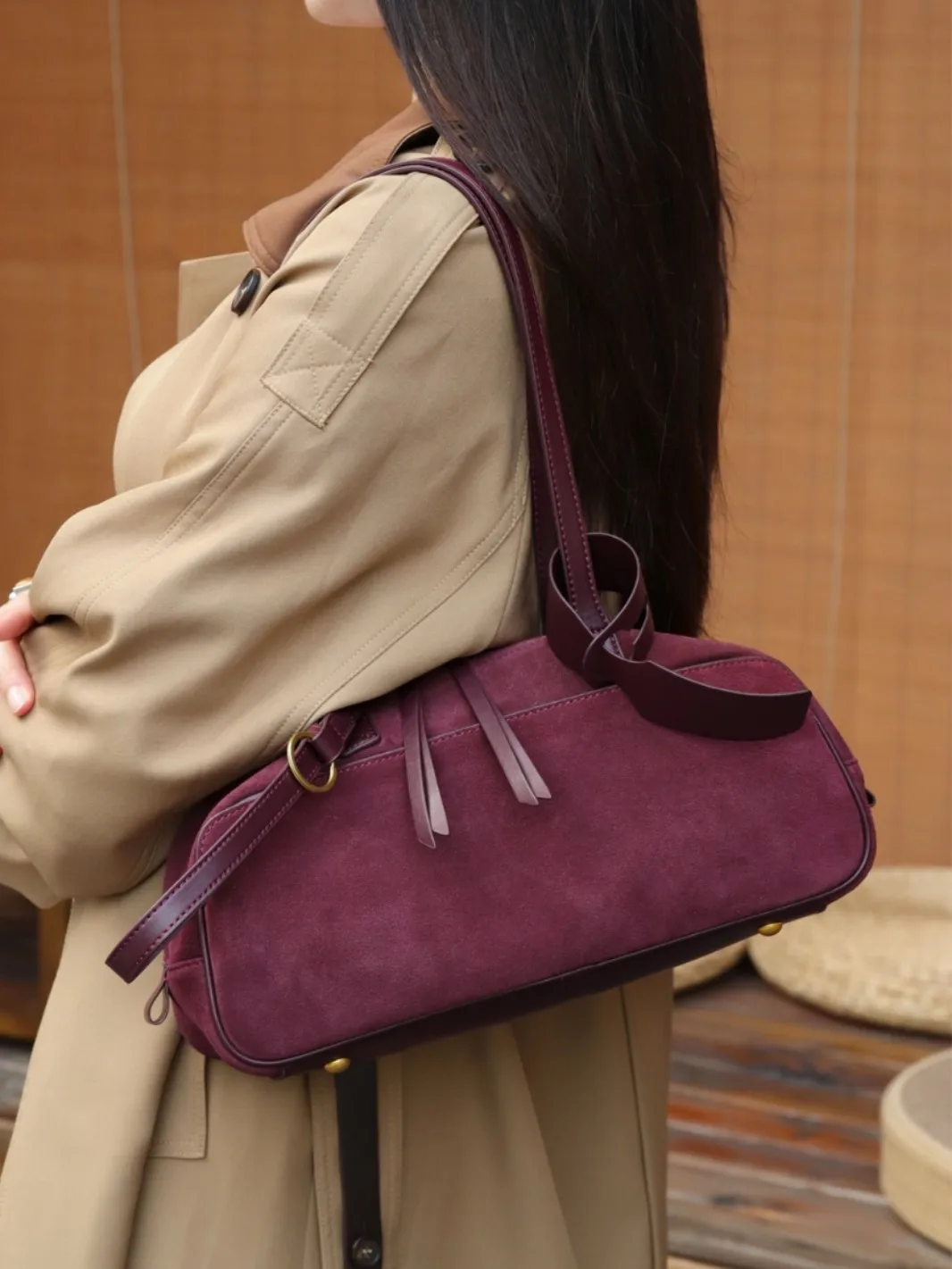 

Легкая сумка в корейском стиле. Изготовлен из роскошной замшевой кожи шикарной бостонской формы для подмышек.