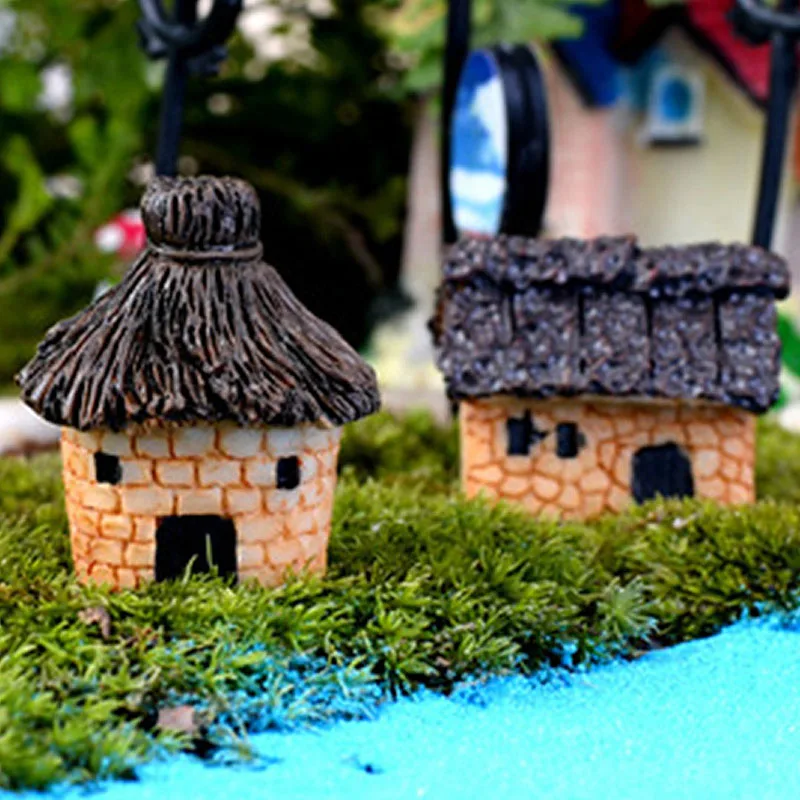 1PC Moss Micro Landscape Ornaments Thatched Houses Resin Small Houses Zakka Crafts Candy Villa Party Adorment Figurines