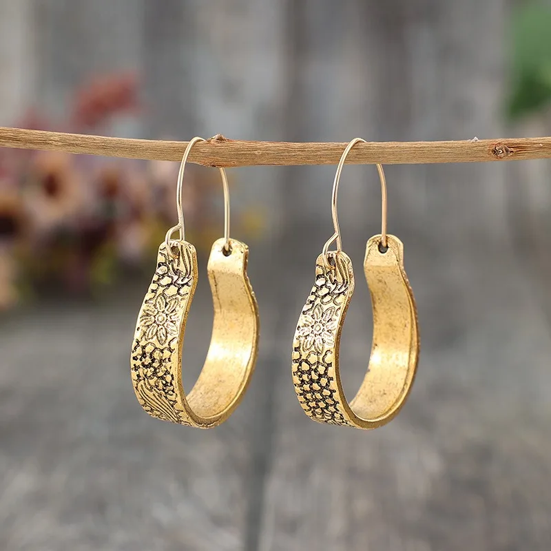 Vintage Gold Color Round Earrings Metal Carving Flower Pattern Dangle Earrings for Women Ethnic Jewelry