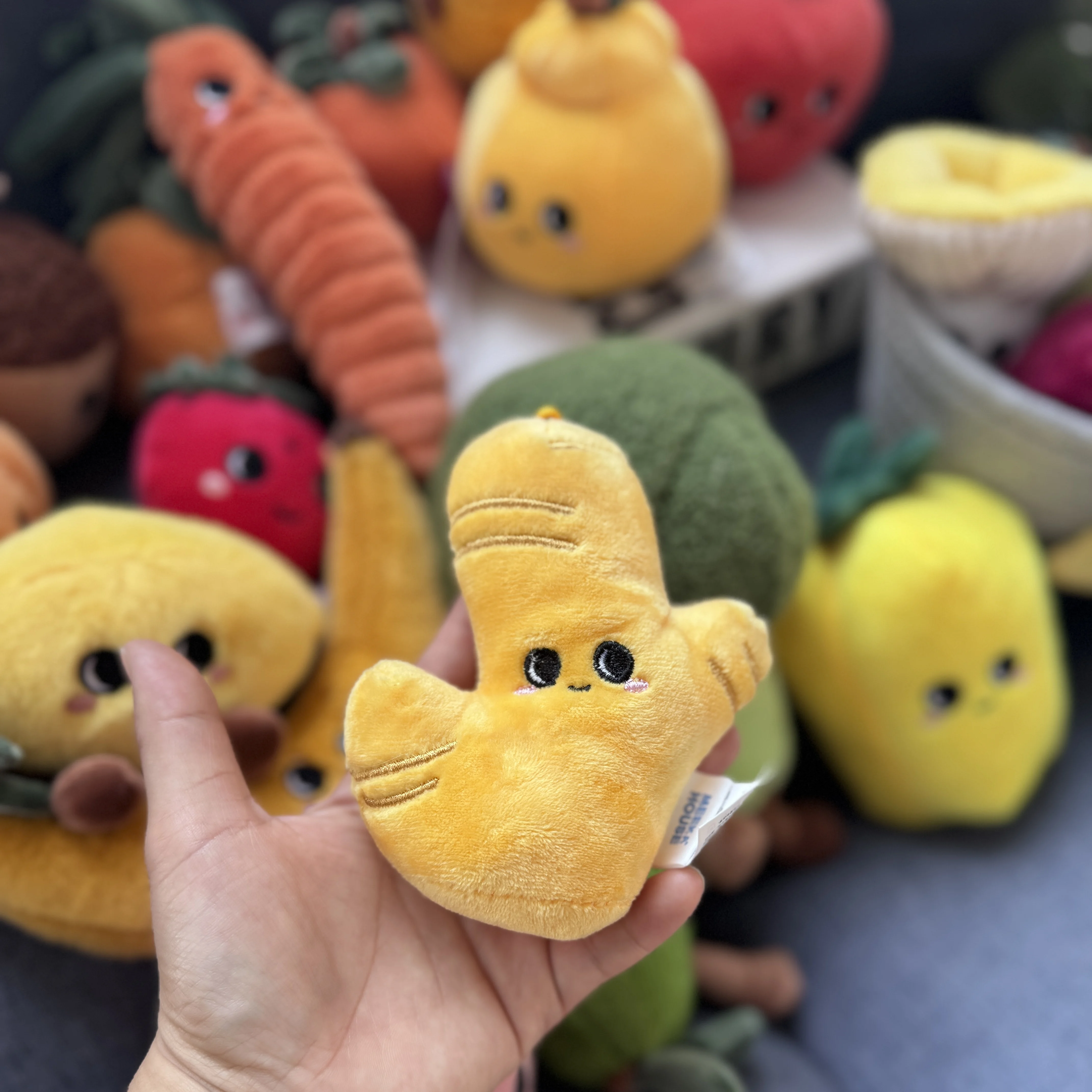 

Имбирная овощная плюшевая игрушка, подвеска в виде растения, мягкая кукла для маленьких детей, подарок на день рождения, домашний декор, поделки