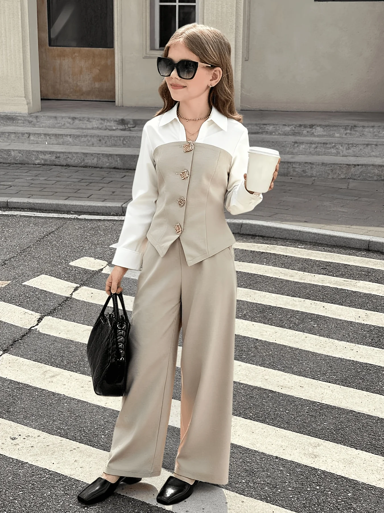 Das lässige Herbst- und Winteroutfit für Mädchen besteht aus einem farblich abgesetzten, langärmeligen Oberteil mit Kragen, kombiniert mit einer passenden Freizeithose, bietet ein hochwertiges Design und ist für den Alltag geeignet für Kinder im Alter von 7-13 Jahren. – Detail 6