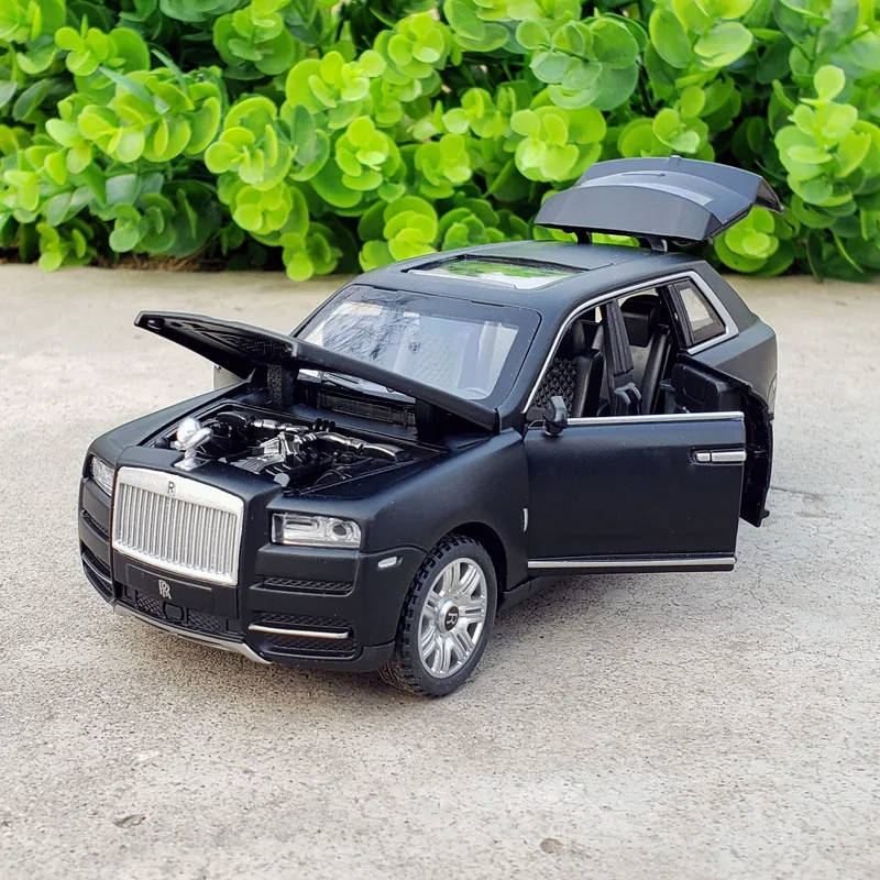 1:32 Scale Rolls Royce Cullinan Alloy Diecast Metal Car Model Sound Light Pull Back SUV 7 Doors Can Be Opened For Kids Toys