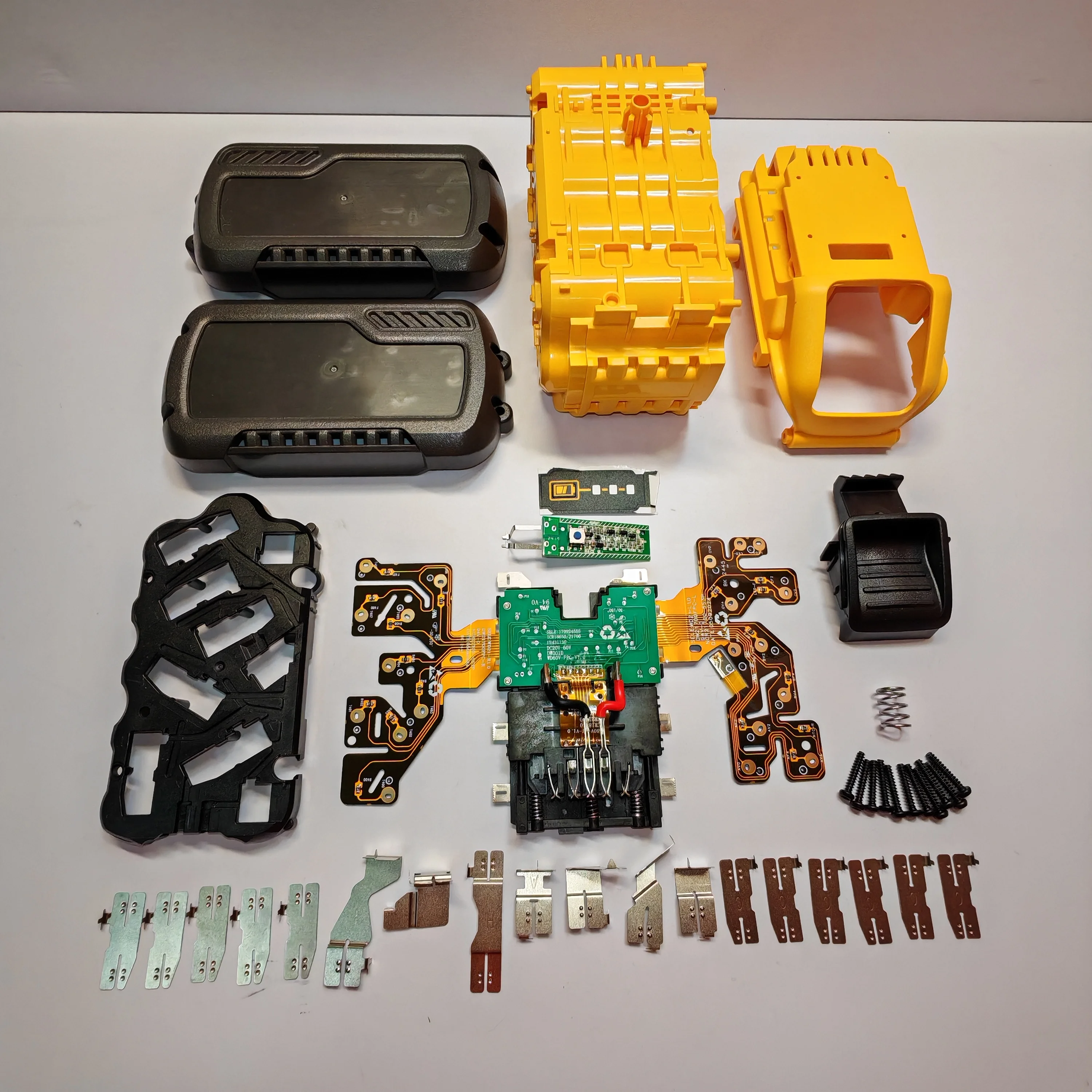 

Replace DEWALT60V tool battery BMS nesting For original DCB612 12Ah 15 core 21700 high quality.