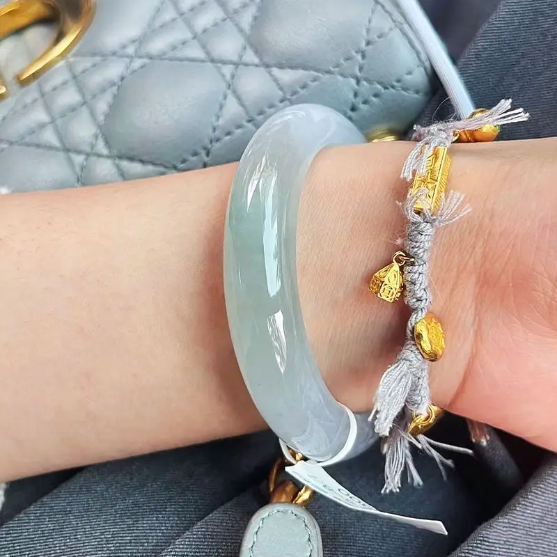 Natural Burmese A-grade women's ice-type high-quality light green jade bracelet