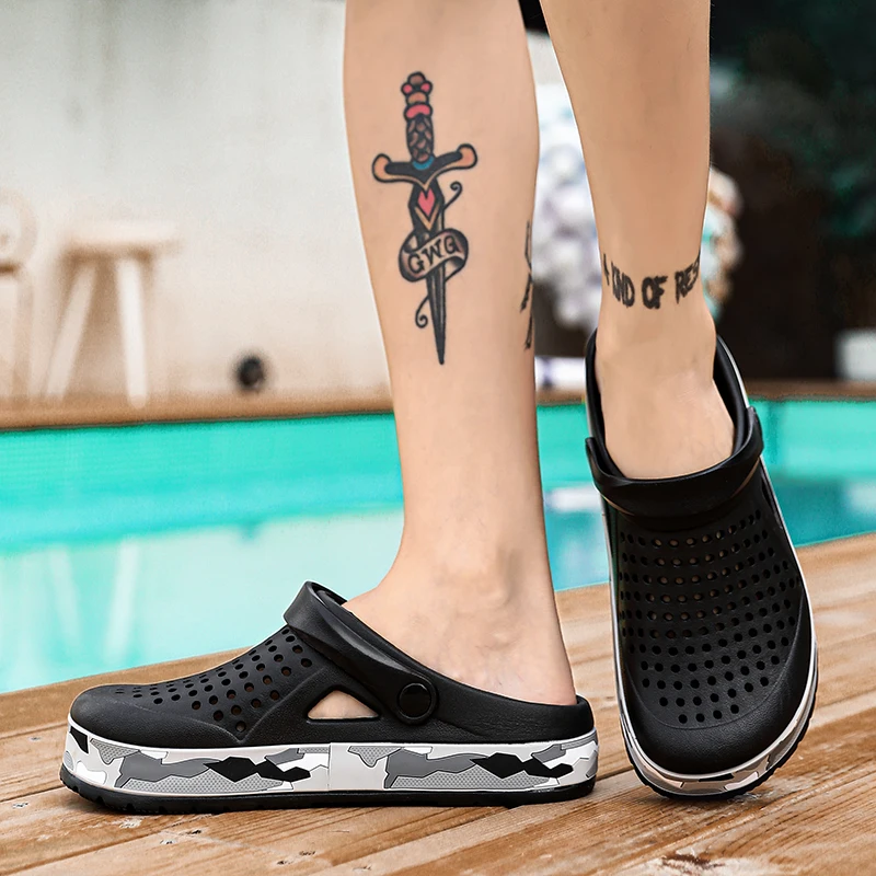 Men's summer casual hole shoes non slip lightweight breathable Two wearing men's sandals fashion comfort beach shoes slippers