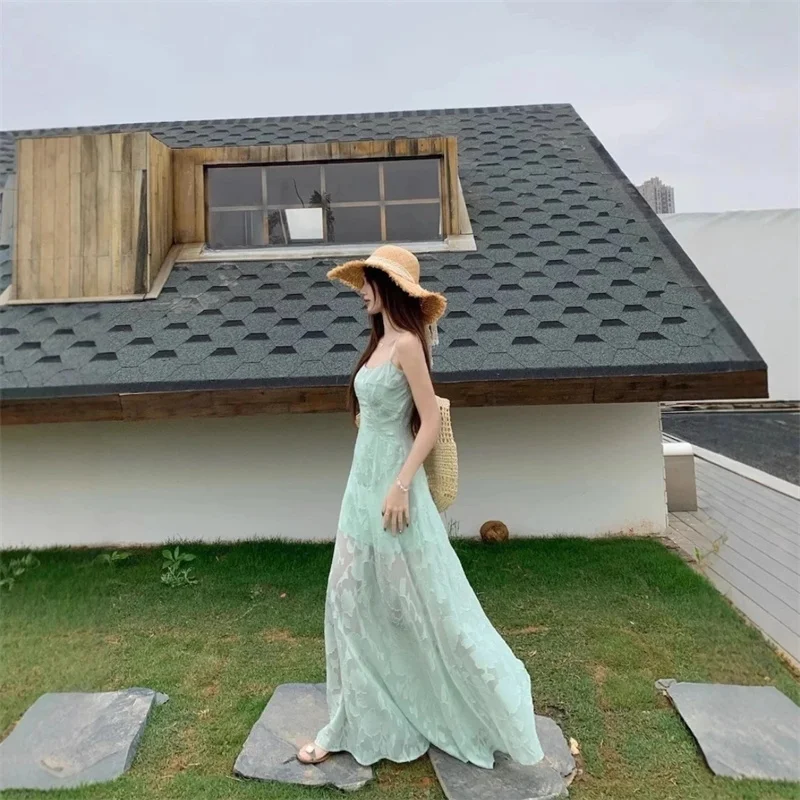 フレンチミントグリーンレースキャミソールドレス女性の夏の気質ウエスト締めAラインスカート海辺の休暇スタイルロングスカート