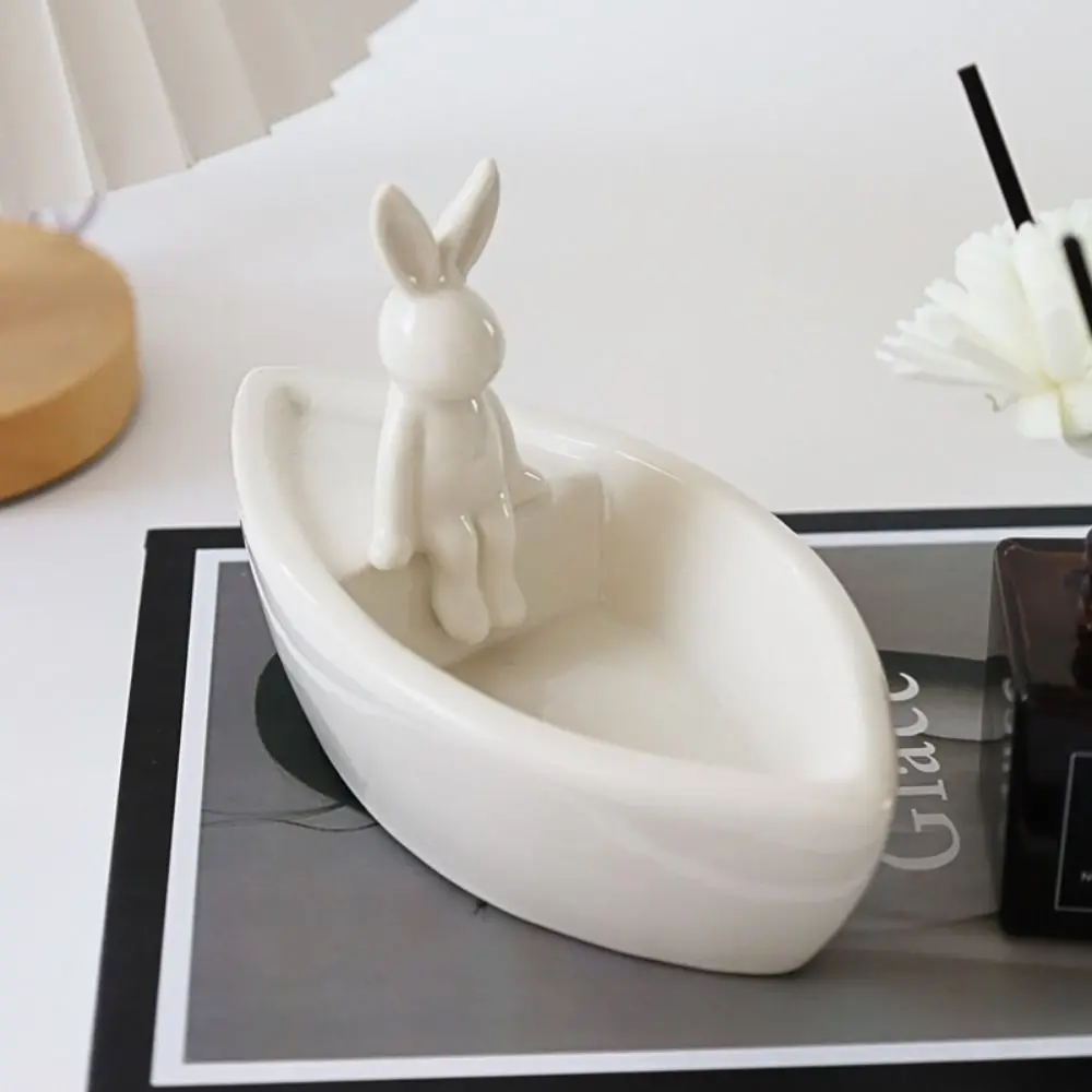 Simple High-grade Boat-shaped Candle Holders Cute Ins Animal Candlestick Holder Cartoon Desktop Candlestick Ornament Model House