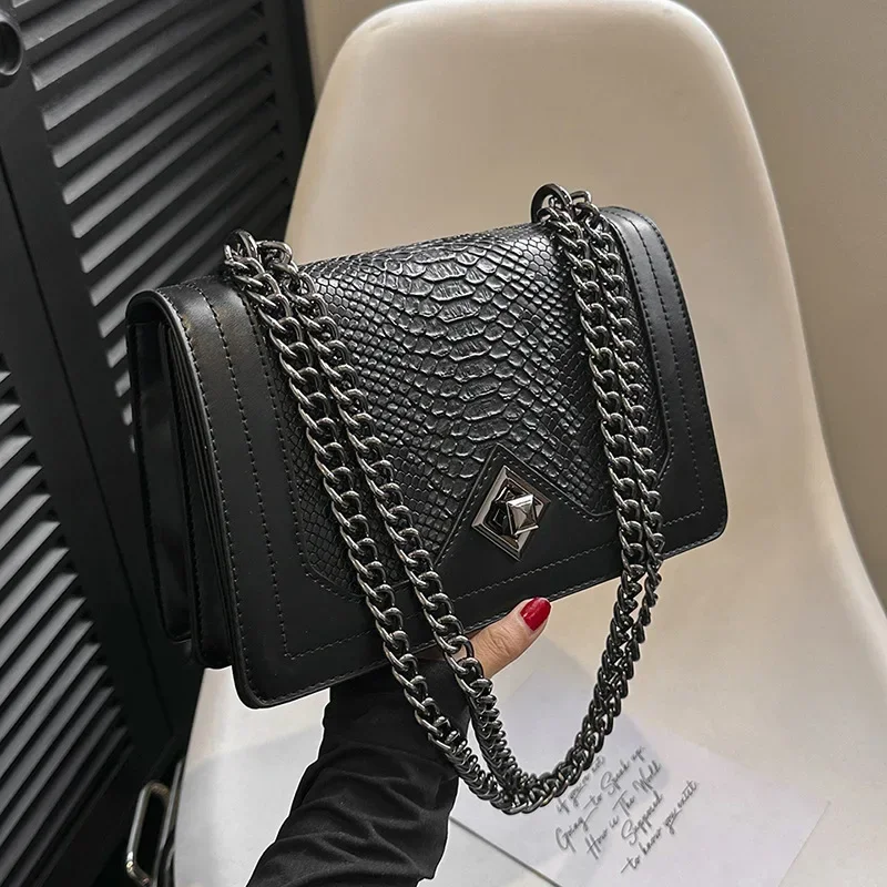 

2025 Trendy Women's Bag - Snakeskin Pattern. Simple Yet Fashionable, Retro Bacchus - Inspired, Single Shoulder & Crossbody Style