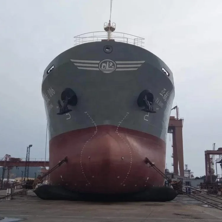 26 m Dry Docking and Launching Marine Parts Accessories Ship Roller Airbags in Shipyard