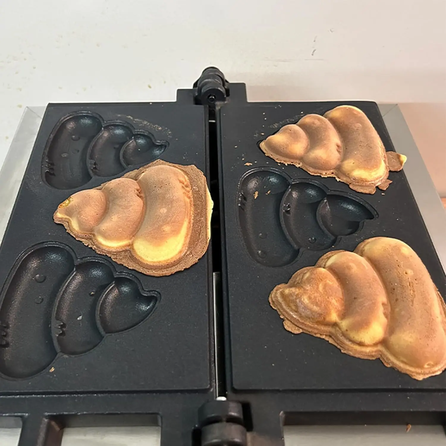 

3 Pieces 6Pcs Use Non Stick Electric Poo Waffle Maker Baked Pastry Poo Poo Waffle Maker Making Machine