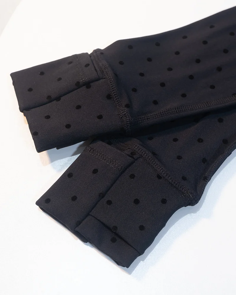 Schwarze Jacke mit Polka Dots und Stehkragen, schmal geschnittener Langarm-Sportmantel, vielseitiges Oberteil für Fitness und Yoga – Detail 9