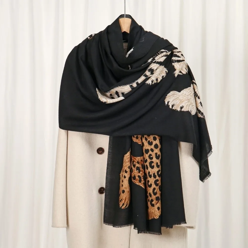 Leopard Sunscreen Cover-up Tiger Print Old Money Style Vintage Shawl Wrap Sun Protection Neckerchief Draped Cardigan Women