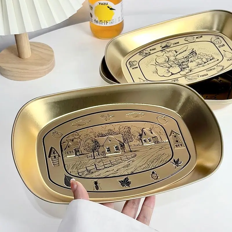 This creative retro American-style metal tray is suitable for holding candy, fruit, snacks, sundries, and camping tableware.