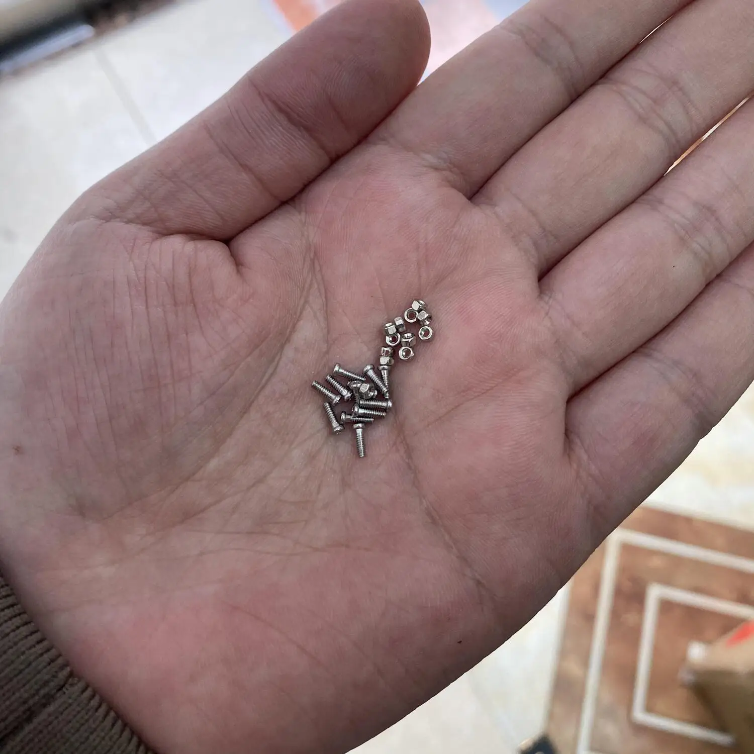 240/600 قطعة النظارات الشمسية أداة إصلاح مسامير المكسرات M1 M1.2 M1.4 M1.6 للساعات الزجاجية الهاتف Tornillos #4