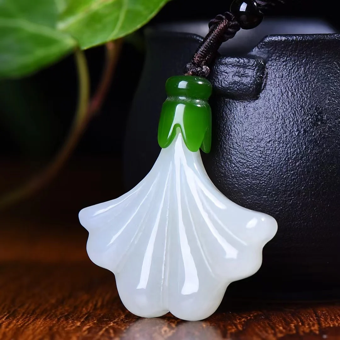 

Exquisite Hetian Jade Double-sided Ginkgo Leaf Pendant Jewelry