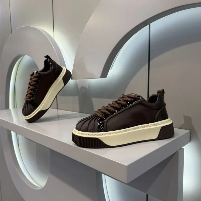

2025 Fashion Design Striped Shell Heads Shoes for Man Soft Lightweight Flats Skateboard Sneakers Retro Luxury Leather Shoes
