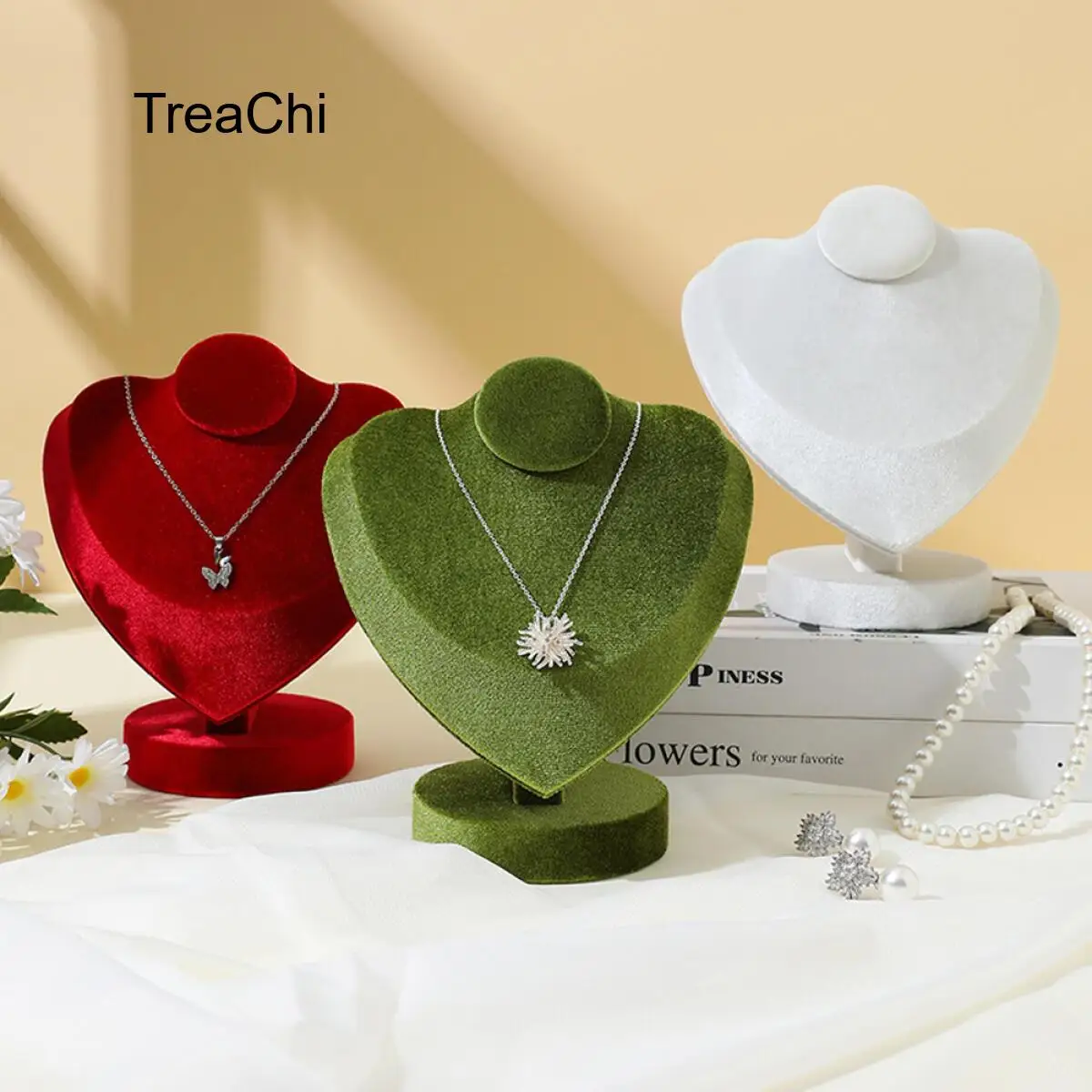 Affordable Luxury Glossy Velvet Jewelry Display Stand for Necklace Pendants Creative Heart-Shaped Model Stand