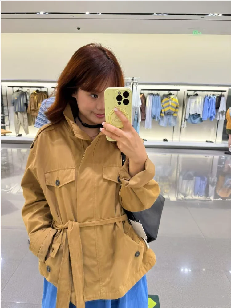 

Новая осенняя женская куртка 2025 года в британском стиле, простой дизайн, с поясом, верхняя одежда для повседневной носки, корейская версия, полиэстер