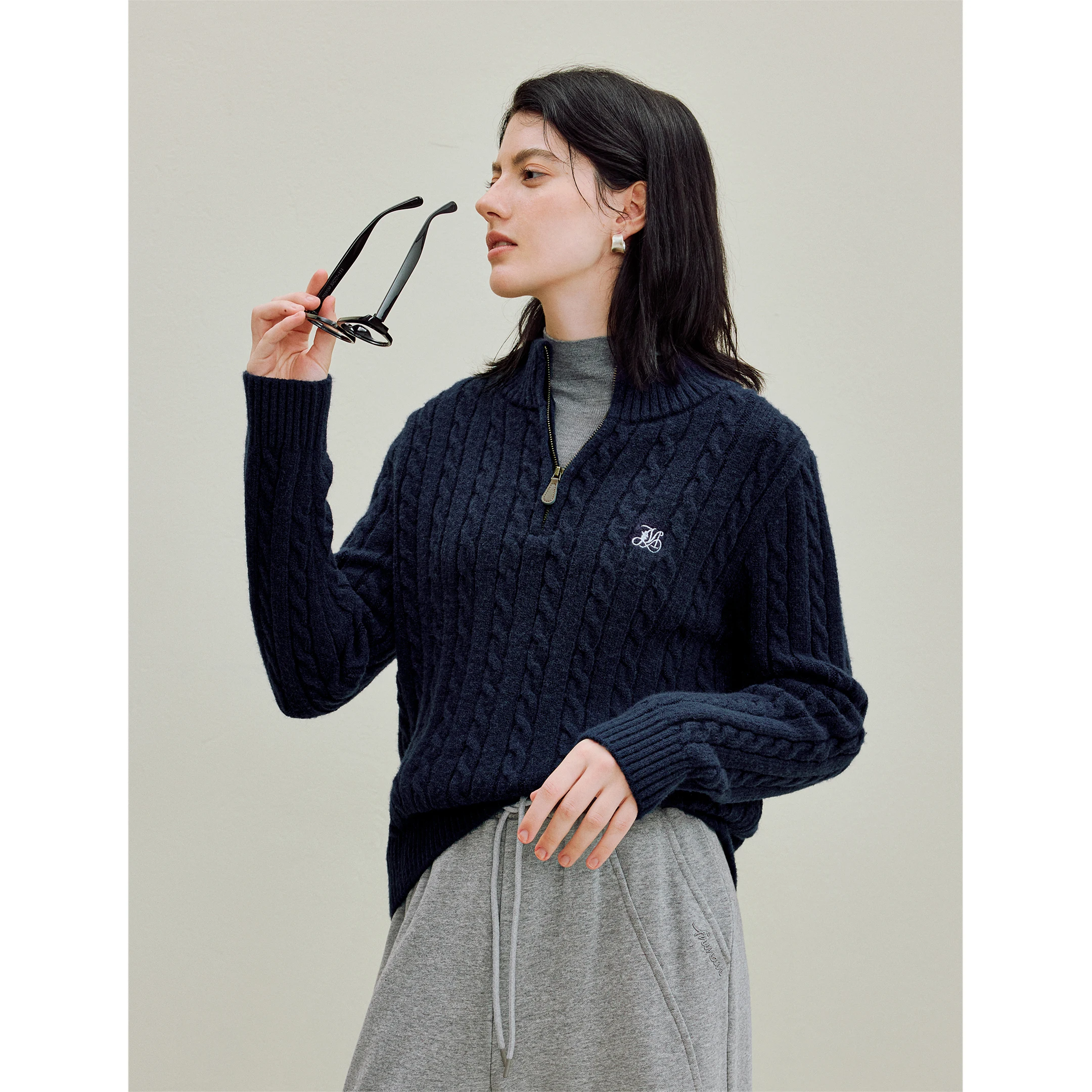 Inman feminino 2025 outono novo estilo francês silencioso luxo simulado pescoço camisola-pulôver de malha com zíper