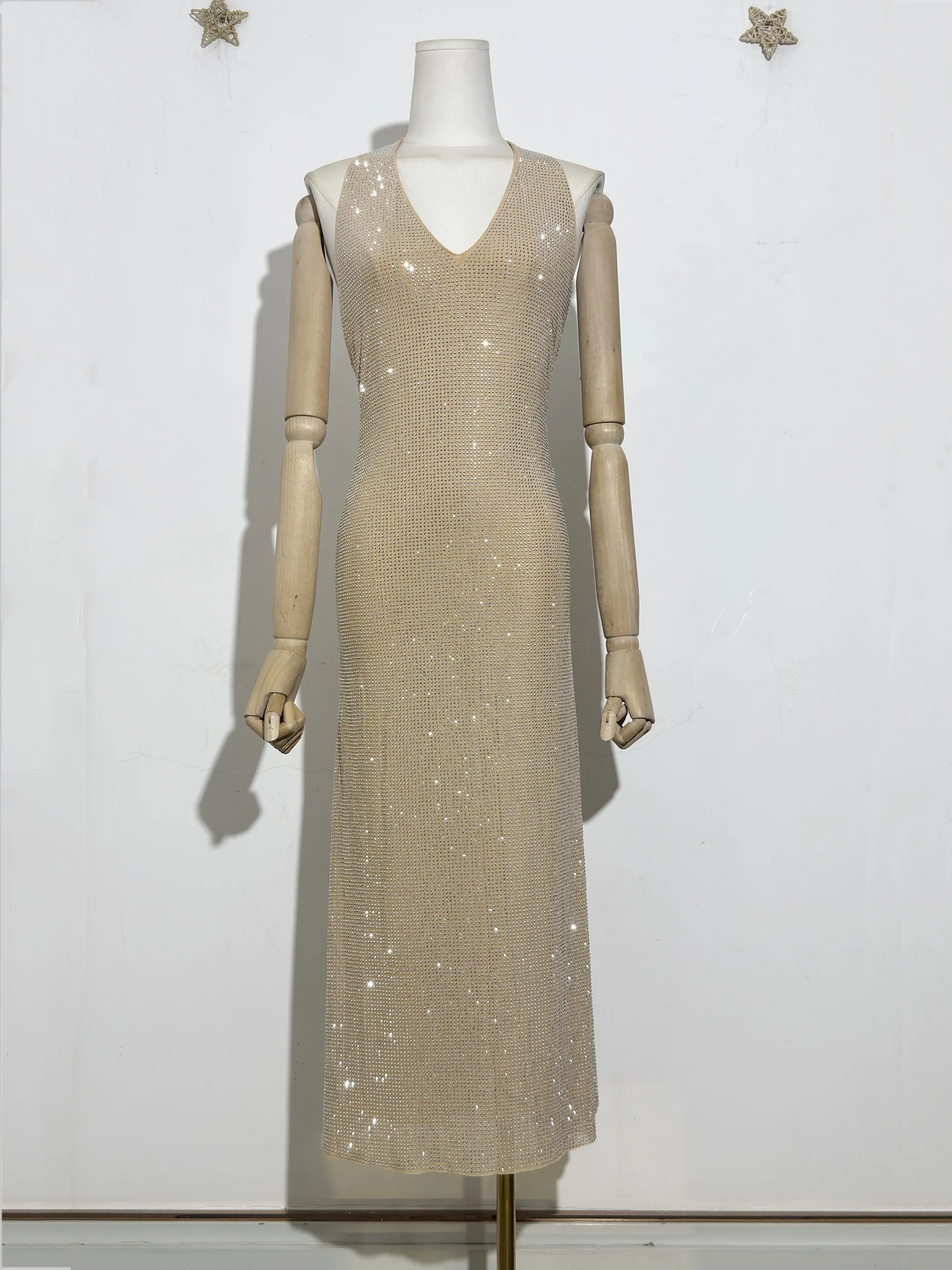 Elegant V-Neck Rhinestone Women New Glamorous Shimmering Diamond Embellished Sleeveless Bodycon Fit Midi Dress For Evening Party