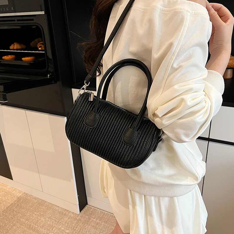 

Trendy Versatile Women's PU Leather Single Shoulder Crossbody Small Square Bag Simple Casual Commuting Storage Bags
