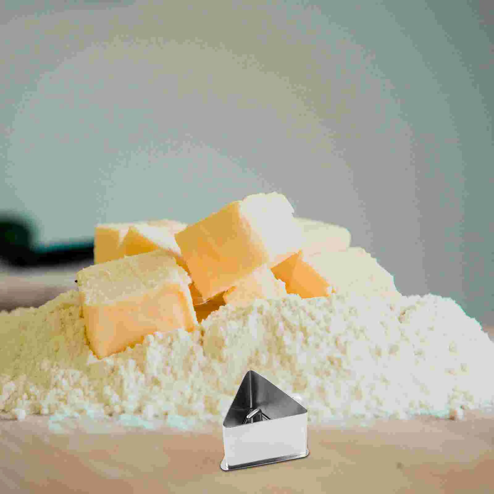 Stampo per alimenti triangolare con spingitore, palline di riso, biscotti, sushi in metallo, stampi per torte per bambini