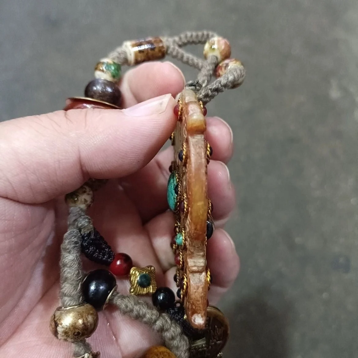 Natural High Antique Hollow Ancient Dragon Inlaid with Precious Gems, Celestial Beads, Jade Pendant, Car Hang