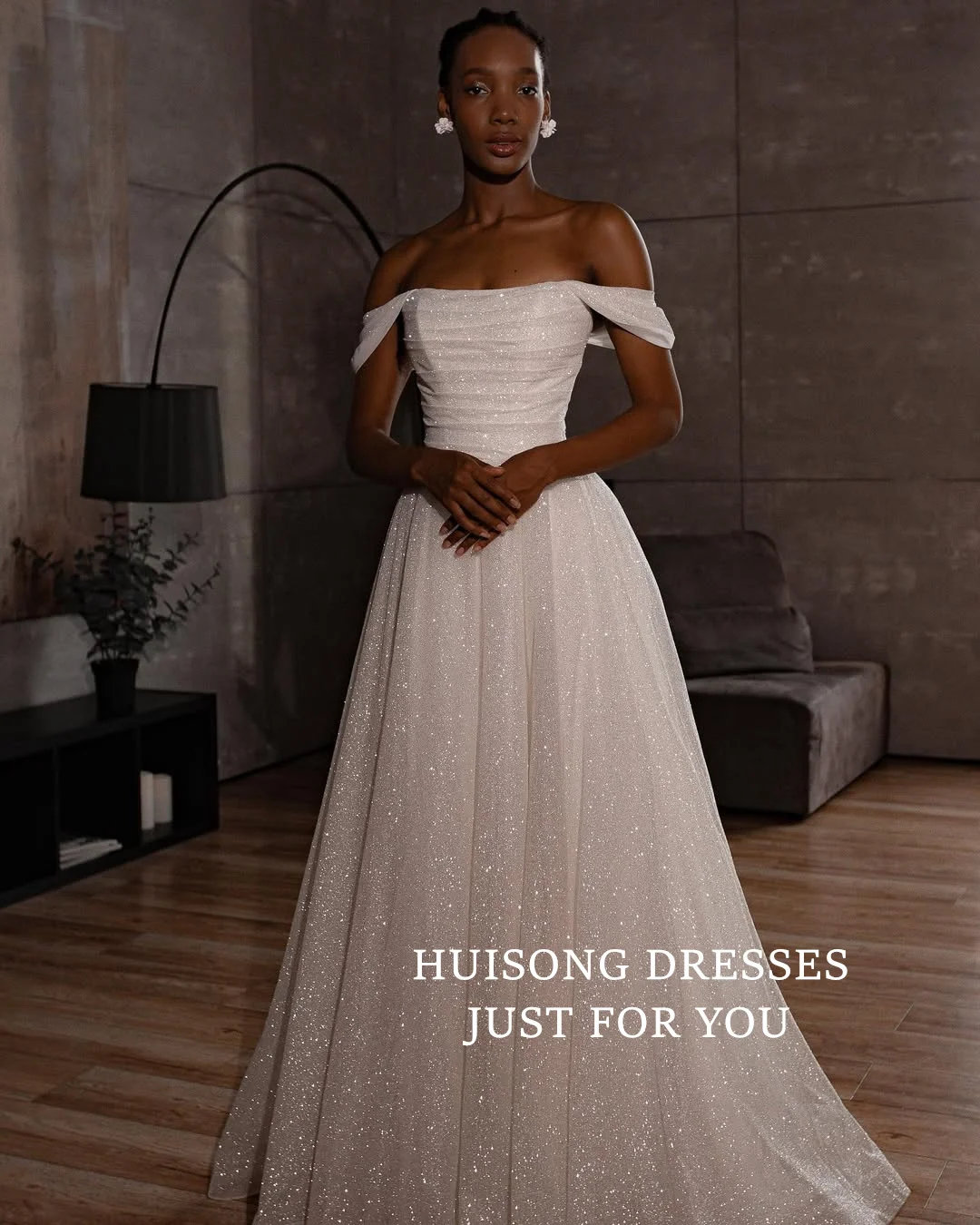 

HUISONG Customized Boho Glitter Tulle Wedding Dresses Off the Shoulder A-Line Beach Shiny Bridal Gown vestidos de novia