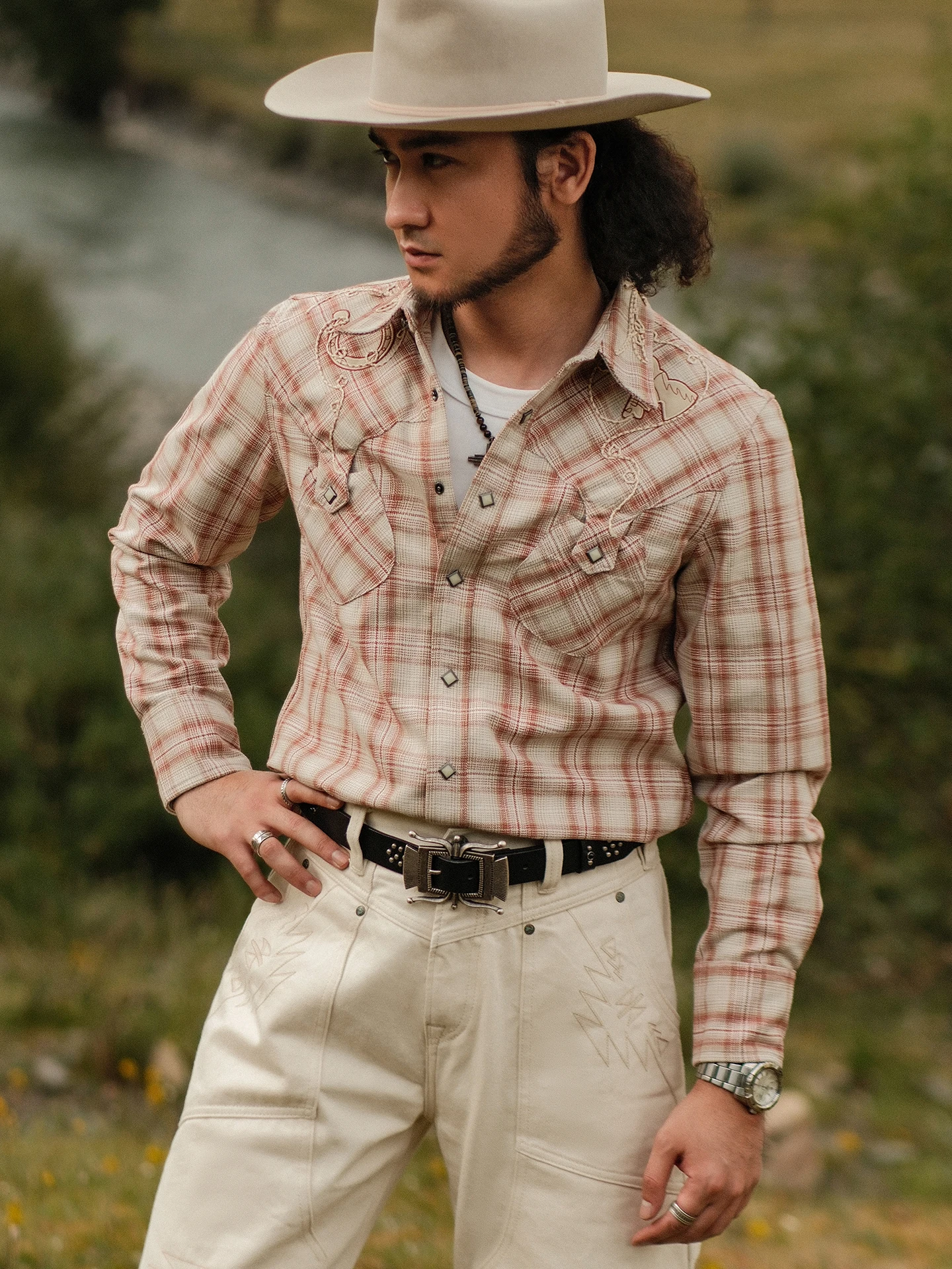 

Ретро западная серия irt Розовая клетчатая клейкая кожаная вышивка Узкая ширина Устойчивая к ношению Long Sve Youth Faion