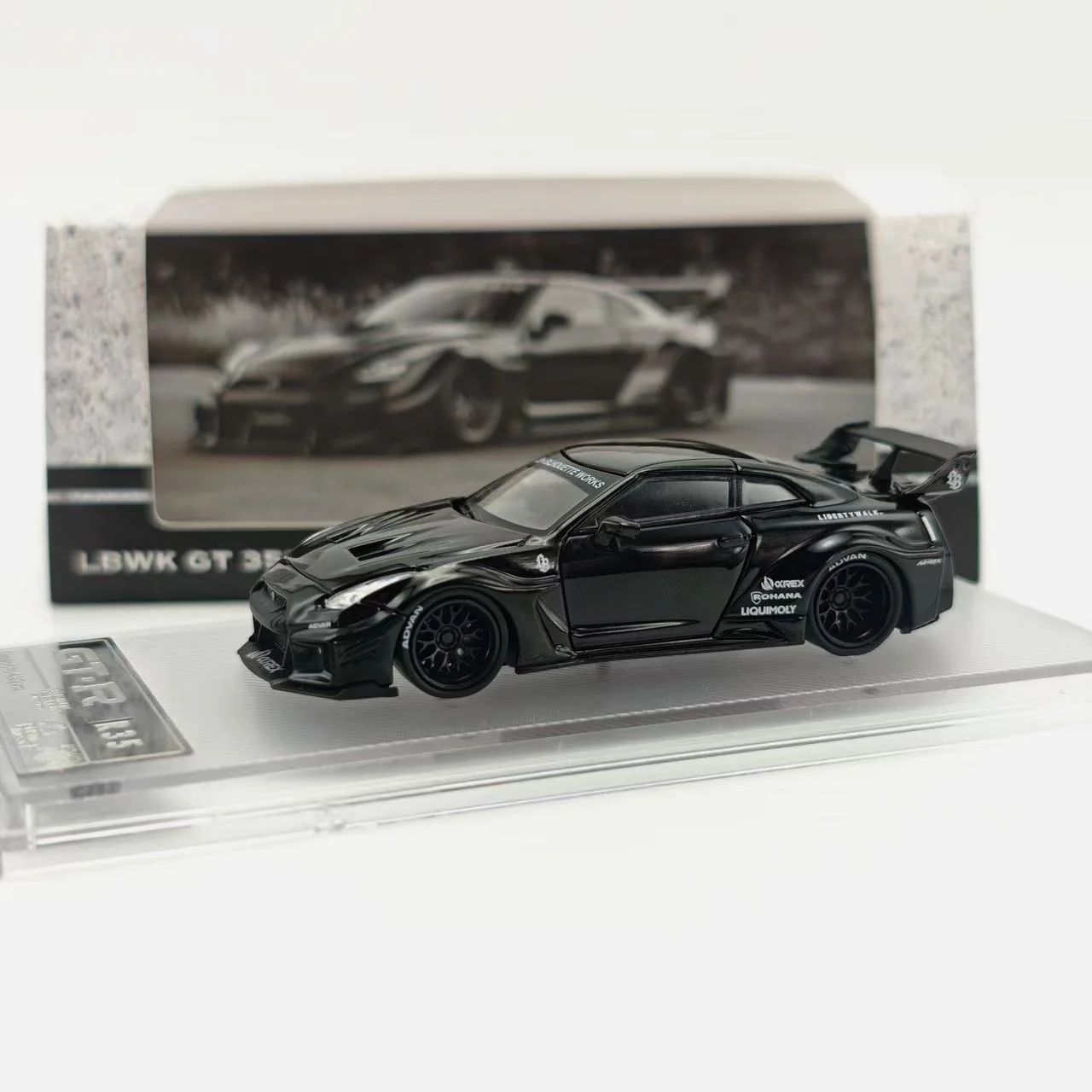 

PM 1:64 Nissan Skyrim R35 Model GTR LBWK black Collectible alloy model cars