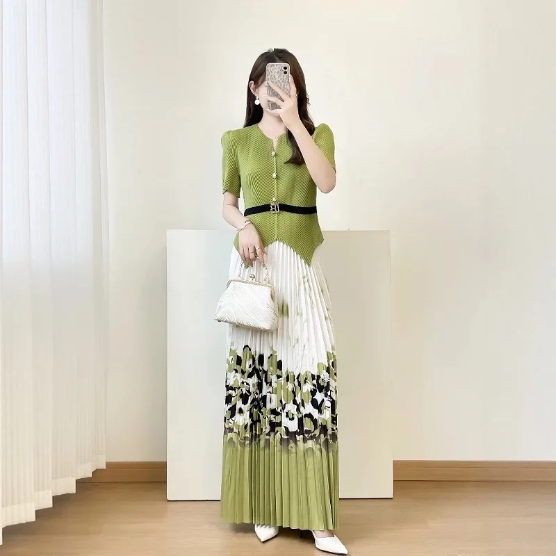

Miyake Skirt Set,summer 2025 Pleated Design Waist Cinching Top Printed Color Blocked Large Swing Dress Two-piece Set for Women