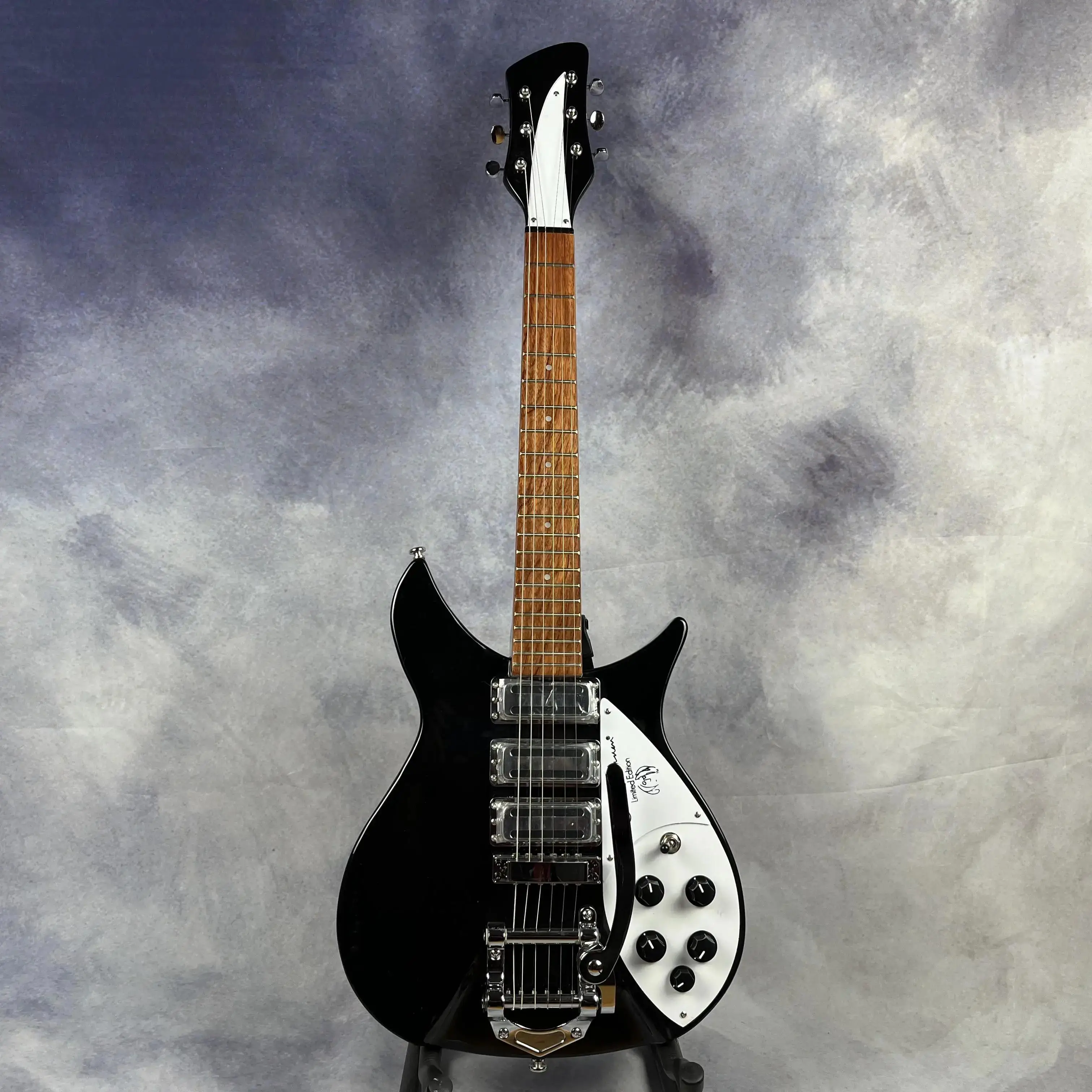 Black 325 6 Strings Short Scale Length Electric Guitar John Signature Pickguard Bigs Tremolo  HHH Pickups Gloss Lacquer Fingerbo