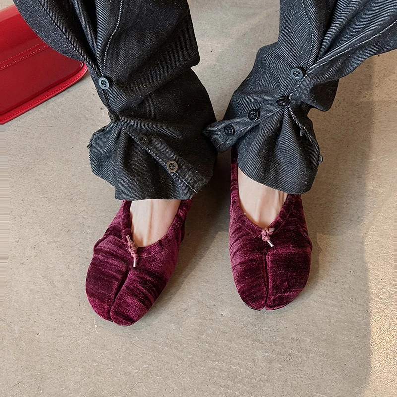 

Women's New Spring and Autumn Genuine Leather Gilded Velvet Round Head High Heels Low Heels Retro Lazy Fashion Single Shoes