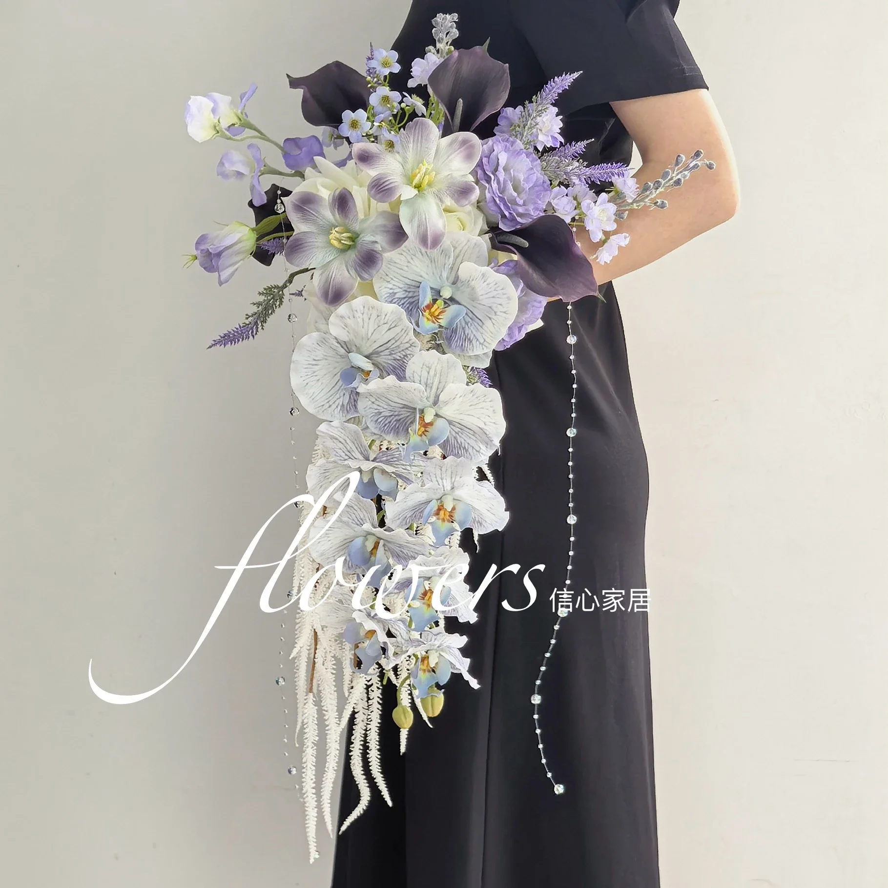 Purple and black waterfall hand bouquet simulated flower bride wedding registration bouquet outdoor wedding photography props fa