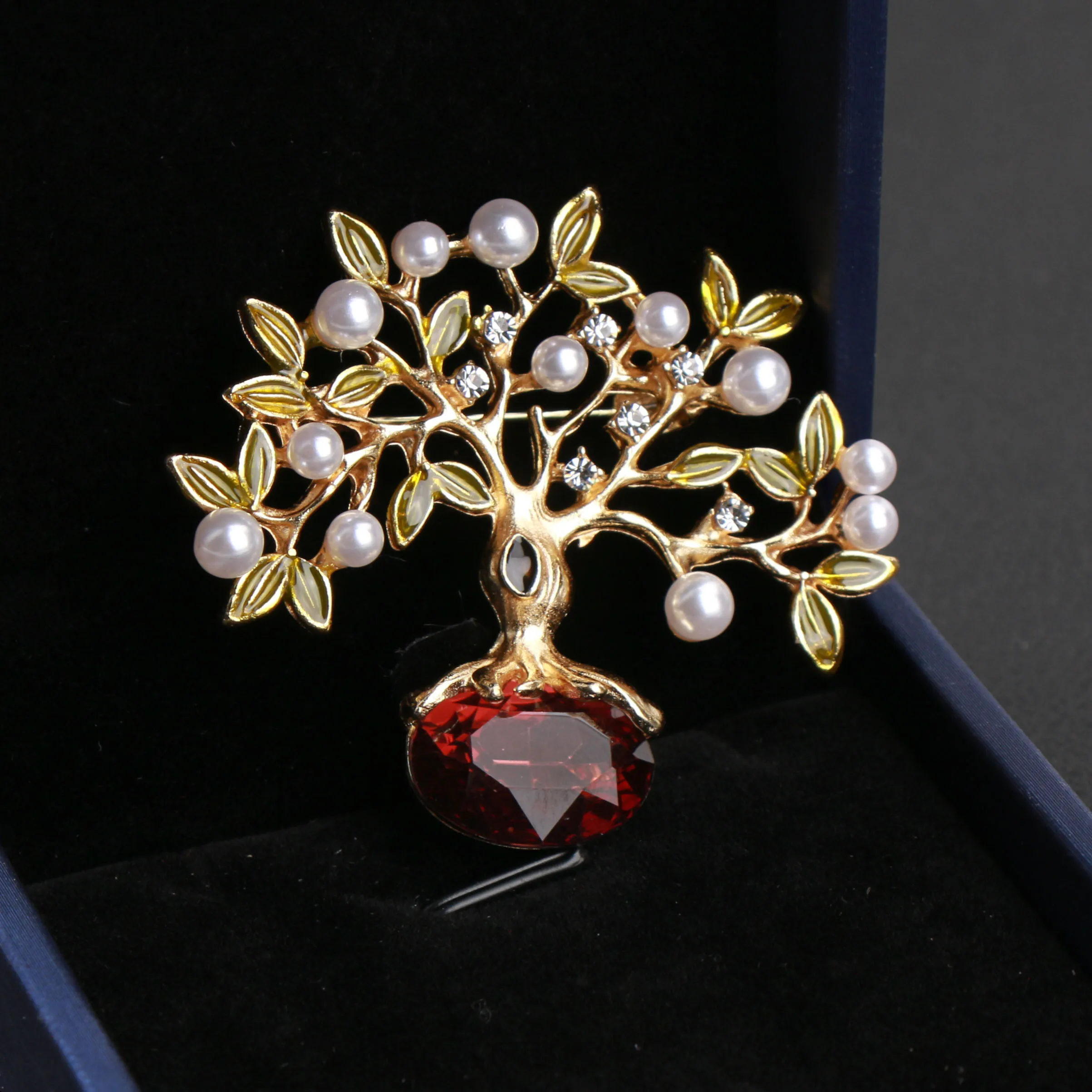 SKEDS Kreative Design-Broschen Luxuriöse Kristall-Baum-Broschen für Damen und Herren Modische Pflanzen-Pins Kleidungszubehör Party-Korsagen