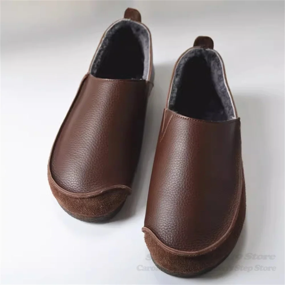 Soft Retro Pure Wool Warm Men Genuine Leather Shoes Winter Warm Fur Shoes One-Piece Sheepskin Leather Easy-Off Slippers
