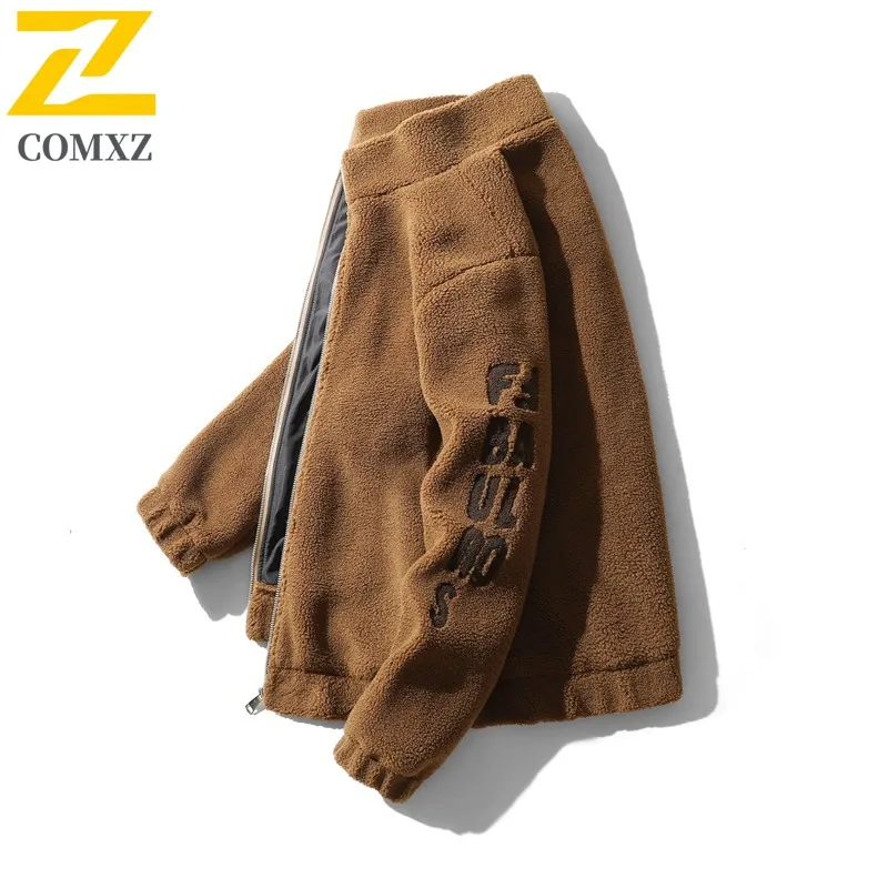 سترة شتوية للرجال من COMXZ بتصميم سميك لرحلة التزلج ميزة دافئة لمغامرة الثلج سترة من صوف الضأن 2025 معطف مبطن بتصميم مقاس كبير