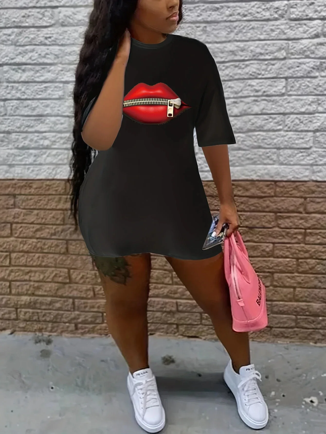 ポップな女性の夏のカジュアルな赤いリッププリントゆったりサイズラウンドネック半袖Tシャツワンピース新ファッションプリントラウンド