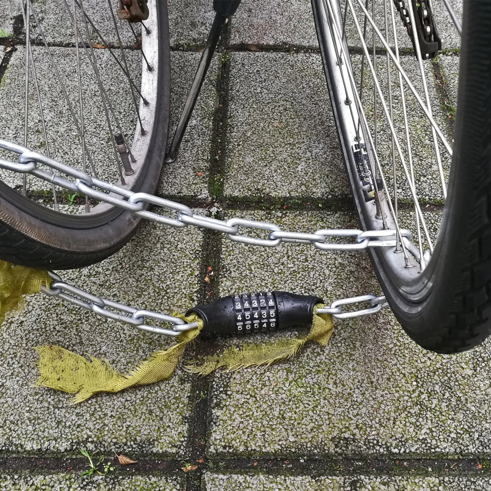 

1Set Home Security Chain Lock Heavy Duty Bike Chain Lock Strong Pull Resistant for Garage Door Use Silver Door Accessory