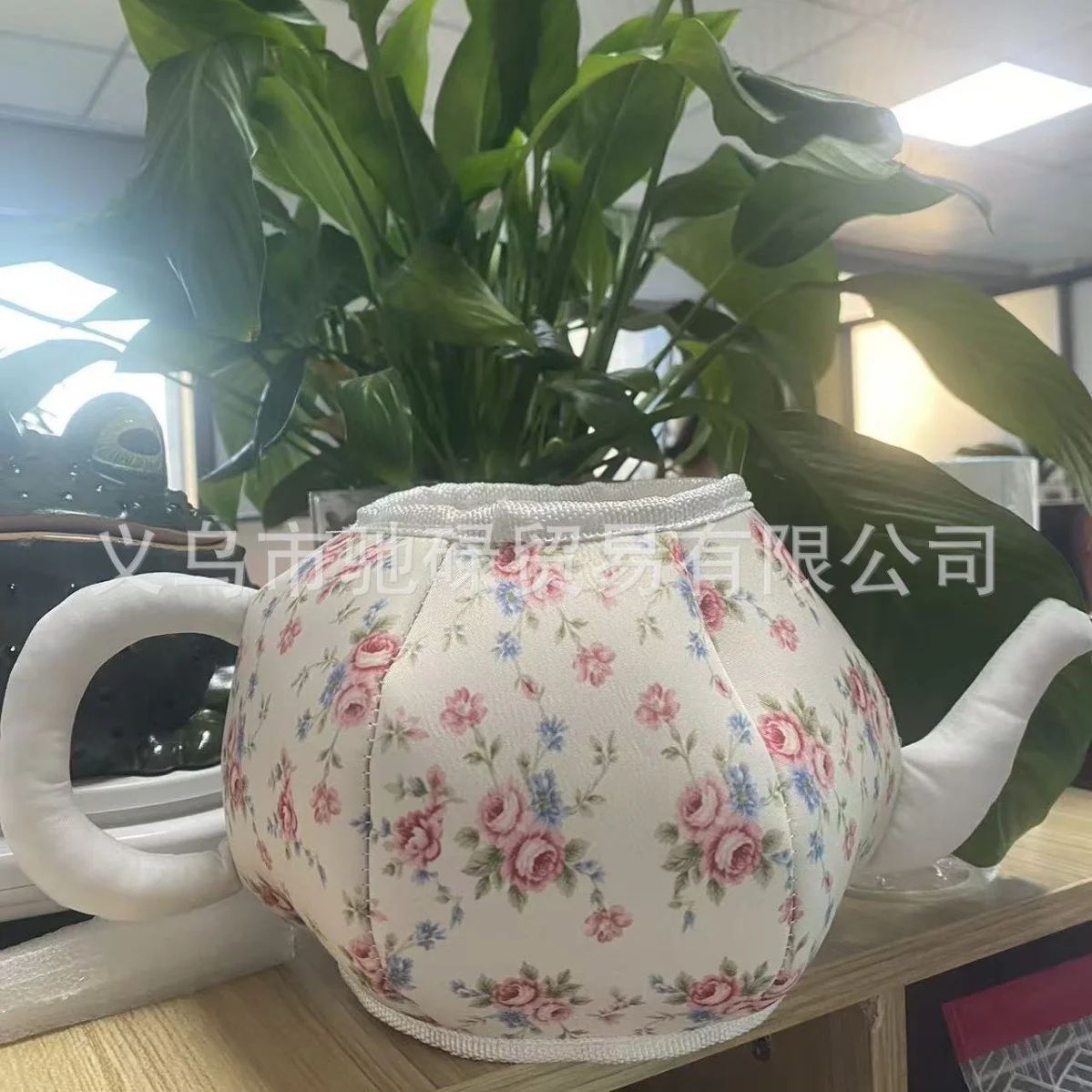 Vintage Floral Teapot Shaped Fabric Tissue Box Decorative Tissue Holder For Living Room Tea Party Mother's Day Gift For Her