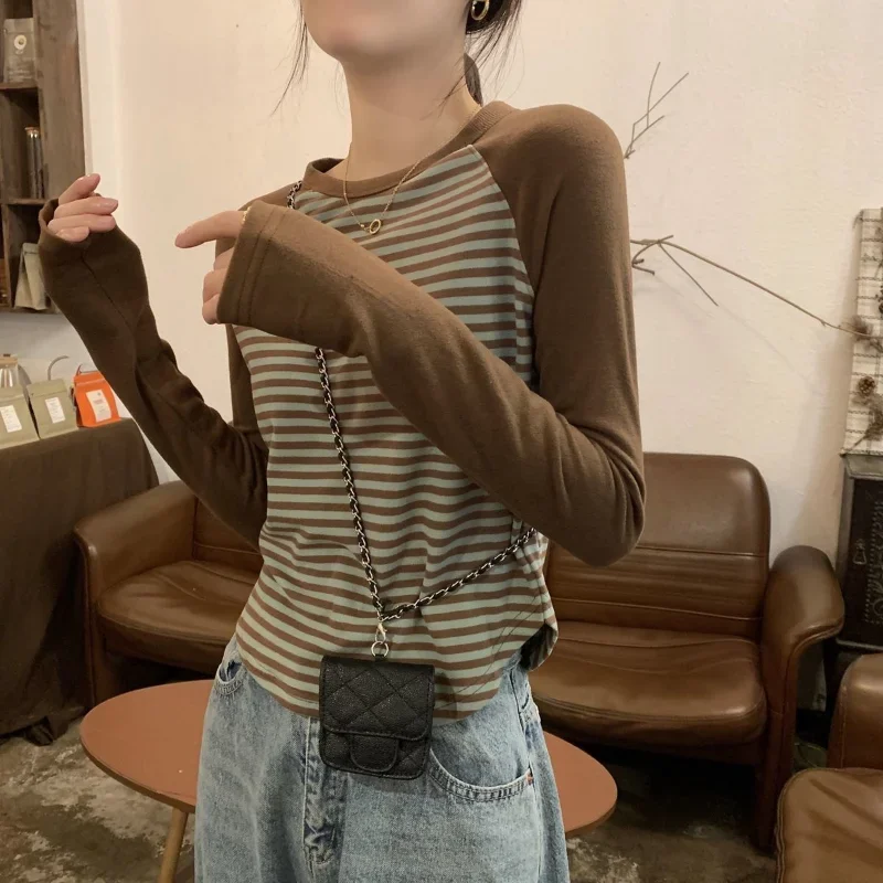 T-shirt da donna a righe semplici personalità quotidiana progettate tutto-fiammifero Nozioni di base per il tempo libero Studenti in stile coreano Vintage delicato primavera