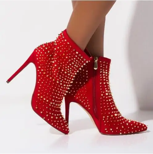 Punk mujeres rojo negro gamuza remaches dorados completos tachonados cremallera lateral puntiagudos tacón de aguja botines de mujer botines cortos