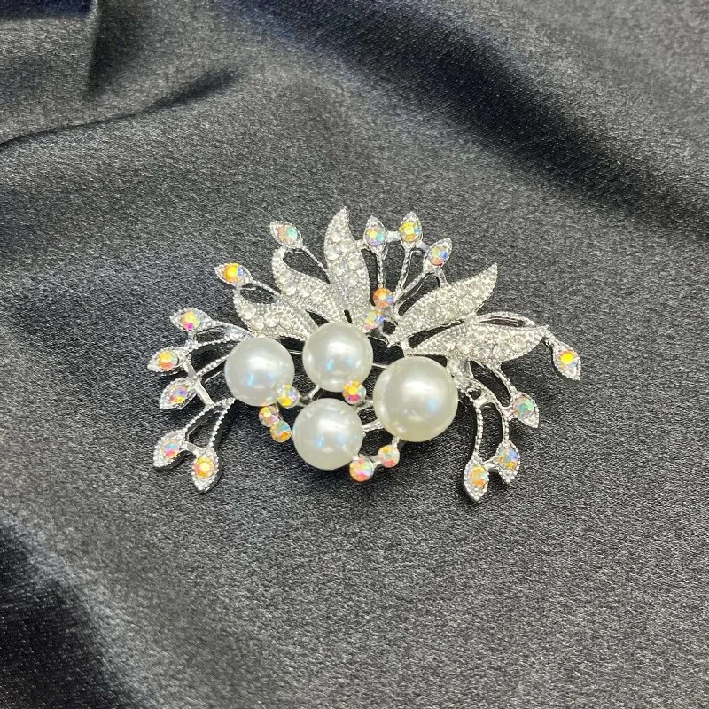 Pearl Brooch Women High Grade Crystal Flower Corsage Suit Shawl Accessory Magnificent Personalized Design Pin Badge Gift