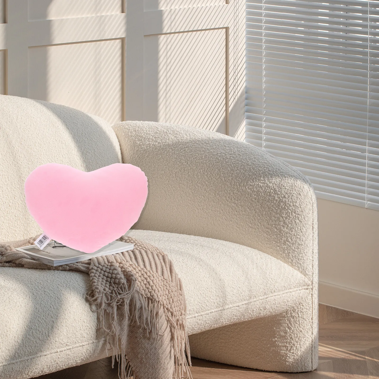 

Heart Shaped Pillow Soft Lint PP Cotton Comfortable Decorative Throw Pillow for Sofa Couch Bed Living Room Bedroom Cushion