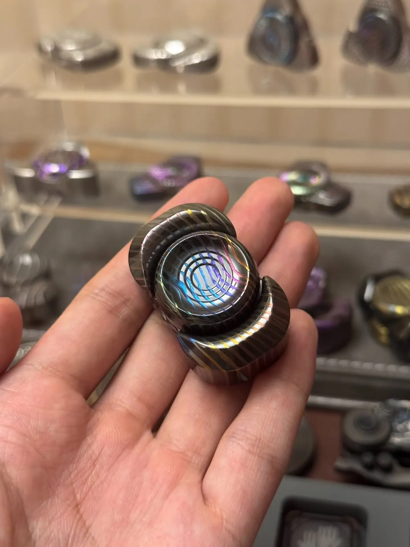 Using EDC FZ zirconium alloy material to produce rainbow zirconium horse patterns in the later stage