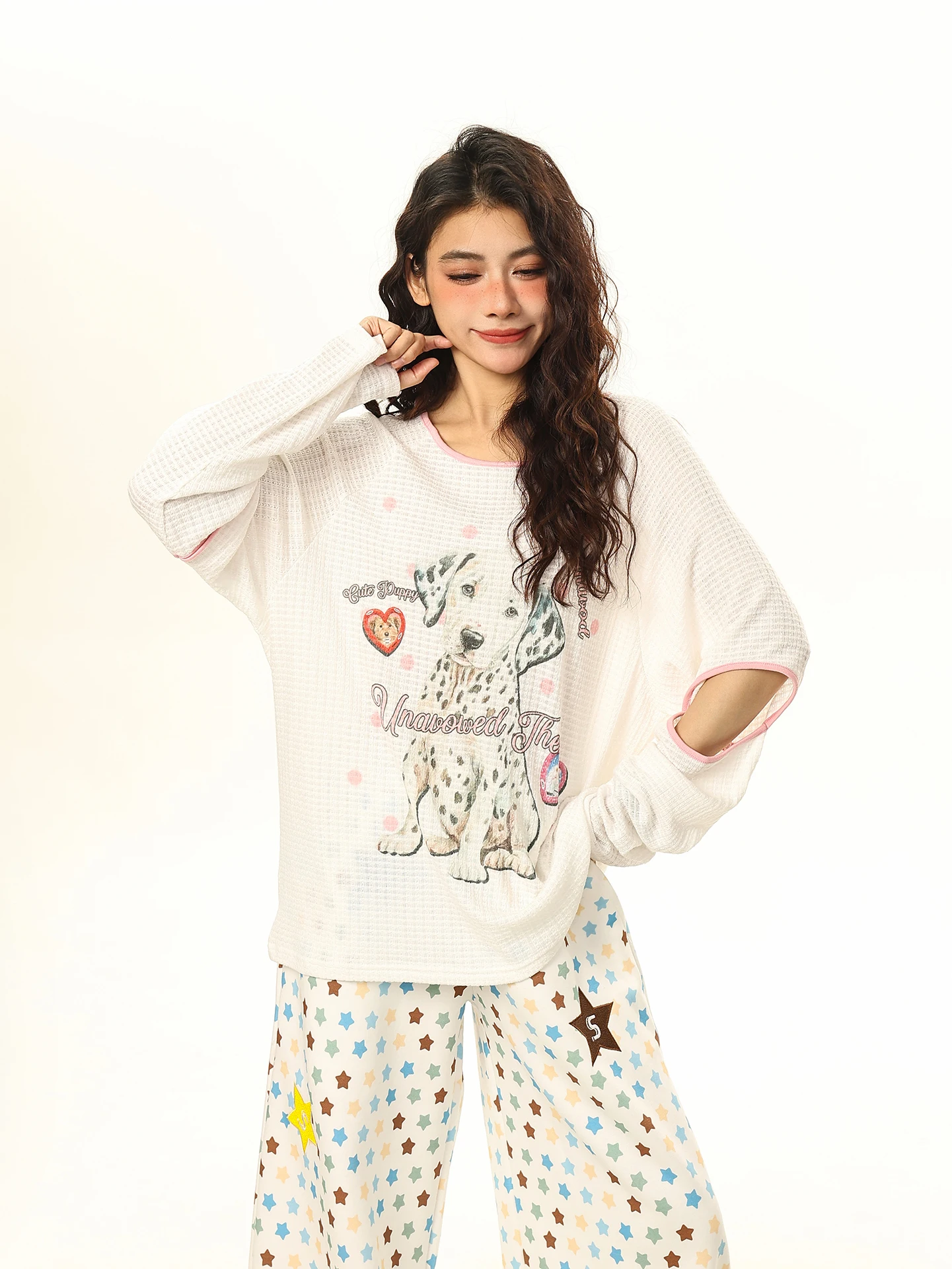 

Женская футболка Boeax в американском ретро-стиле с принтом собаки, круглым вырезом и длинными рукавами, свободного кроя, весенняя, милая и стильная.