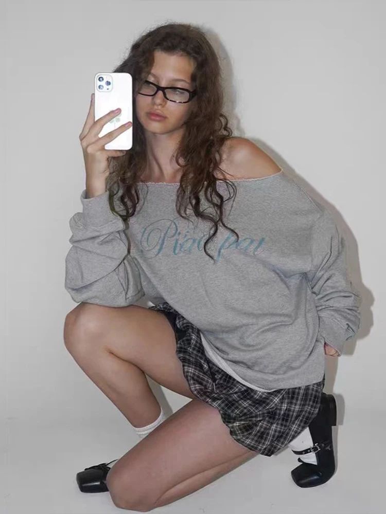 

Whatiwear пуловер с буквенным принтом для женщин 2025 Y2K Trend с косым воротником и длинными рукавами, повседневные повседневные простые эластичные базовые уличные топы