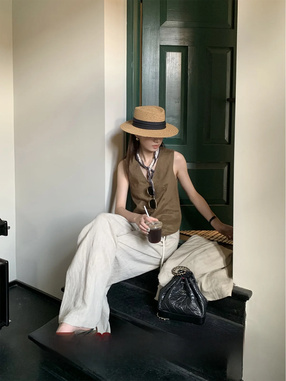 

Gakee Official Linen V-Ne Svel Slim Fit Vintage Vest Women's Faionable Summer Top ort Length Single Button Closure